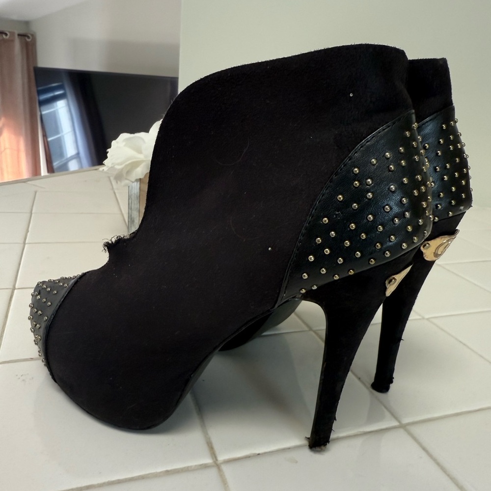 COOGI Vintage Black Suede Studded Cap Toe Booties - AS IS Size 7.5